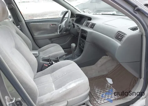 1997 Toyota Camry Le/Xle z USA, uszkodzony, nr VIN JT2BF22K7V0072699